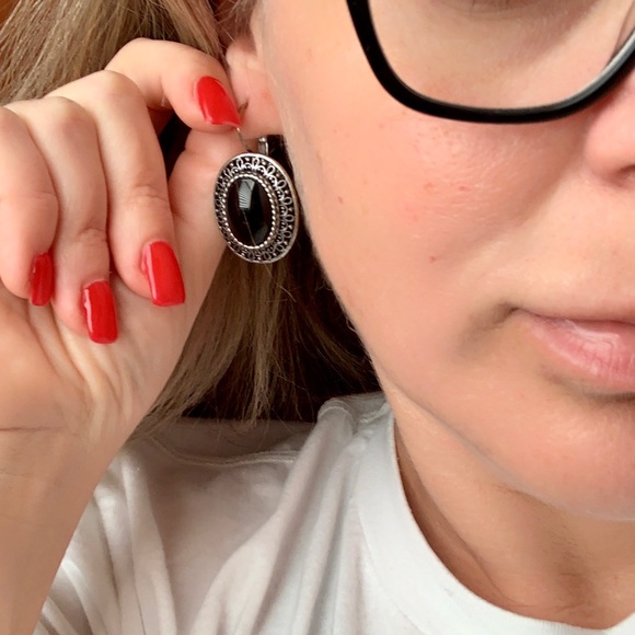 ♥️ Beautiful Earrings ♥️ - Picture 2 of 5